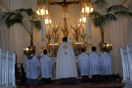 O godzinie 15:00 zostały odprawione Nieszpory